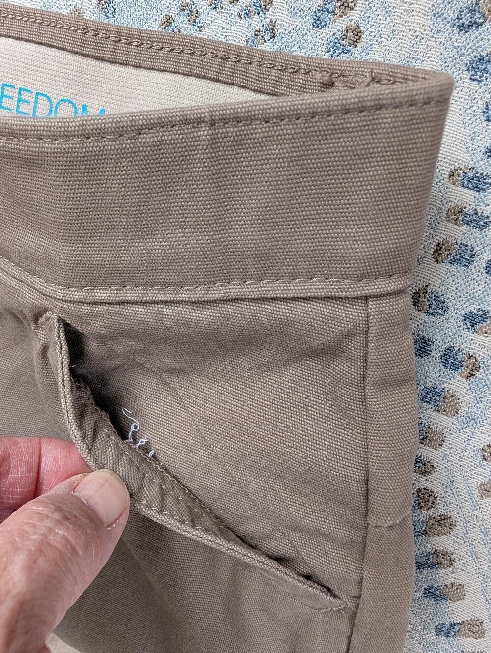 Lee Total Freedom Mid-Rise Matteo Chino Bermuda Shorts 8M Khaki Grey Persian